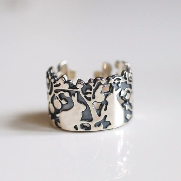 うさぎとリンゴの木のリング